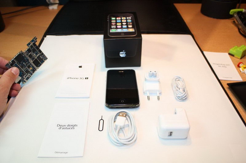 iphone-3g-s-box-contents1