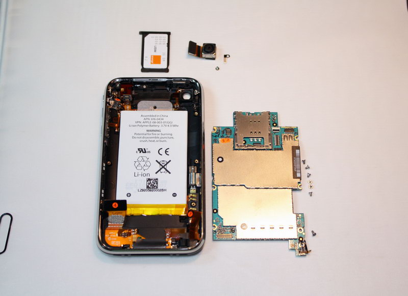 iphone-3g-s-system-board-removed1