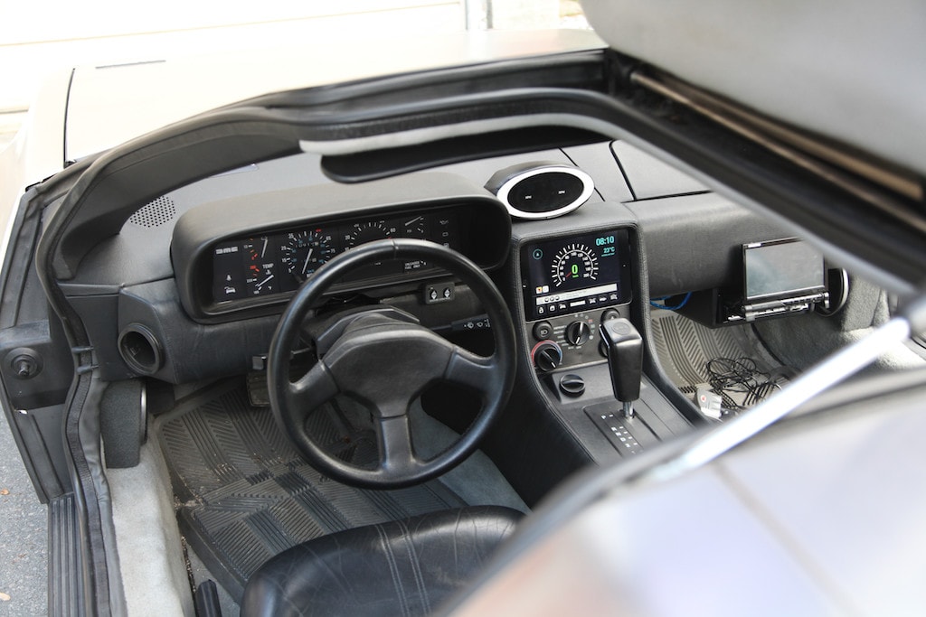 DMC DeLorean Cockpit mit iPad 1